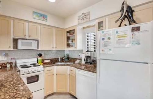 Crystal Beach Condo | Beachfront property with Free Beach Srv! Gulf Views! Right off of Old hwy 98!