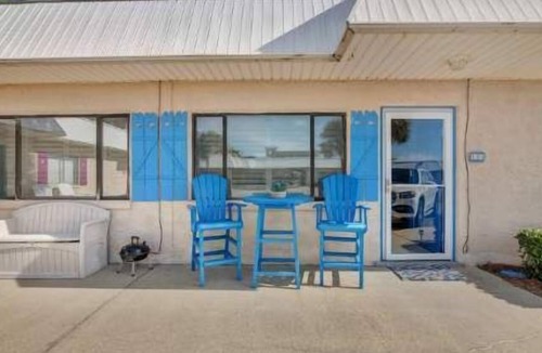 Crystal Beach Condo | Beachfront property with Free Beach Srv! Gulf Views! Right off of Old hwy 98!