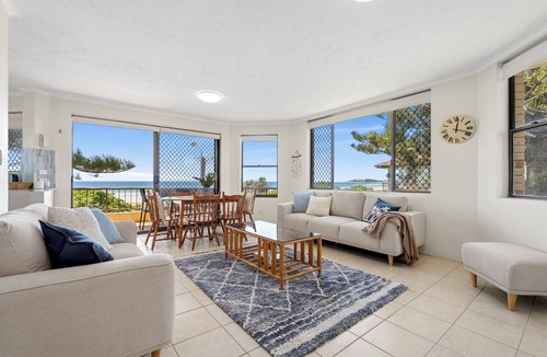 Bilinga Apartment | Beachfront Relaxing Getaway