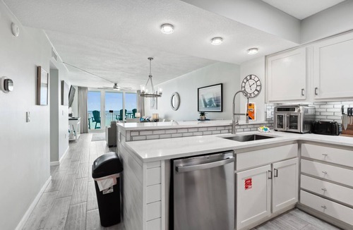 Gulf Lagoon Beach Condo | Beachfront | Renovated | Free Beach Package FLPCB5
