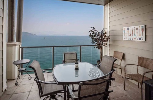 Sandpoint Condo | Beachfront Resort Escape Pool, Hot Tub Lake Views