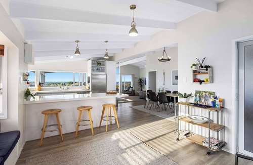 Mount Maunganui House | Beachfront Retreat Su