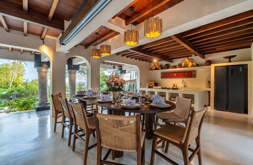 Cemagi Villa | Beachfront Retreat | 22m Infinity Pool | 5BR