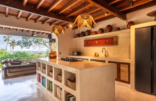 Cemagi Villa | Beachfront Retreat | 22m Infinity Pool | 5BR