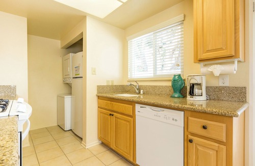 Oxnard Shores Hotel | Beachfront Retreat | 4 Units | Mandalay Beach Access