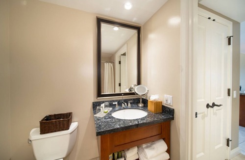 Honokowai Hotel | Beachfront Retreat: Elegant Views w/Full Kitchen. Onsite Parking and Pool!