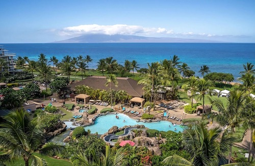 Honokowai Hotel | Beachfront Retreat: Elegant Views w/Full Kitchen. Onsite Parking and Pool!
