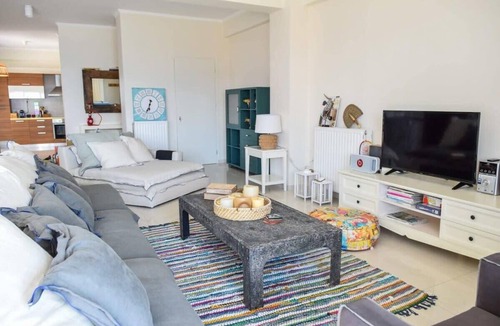 Kastellocampos Apartment | Beachfront Rio Escape - Luxurious Coastal Retreat