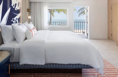 Islamorada Hotel | Beachfront Room with Private Access & Breathtaking Views