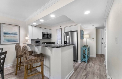 Sandestin Apartment | Beachfront Sandestin Condo | Pool, Hot Tub & Panoramic Gulf Views