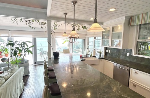 Hawaii Loa Ridge House | Beachfront South Shore Retreat with Stunning Ocean View Deck, Surf Near Waikiki