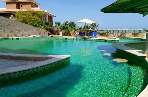 Dahar Apartment | Beachfront Stay - Pool - Balcony - Central