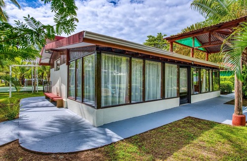 Parrita House | Beachfront Studio 3, Playa Palo Seco