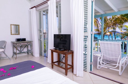 Silver Sands Apartment | Beachfront Studio on upper floor at the Inchcape Seaside Villas estate