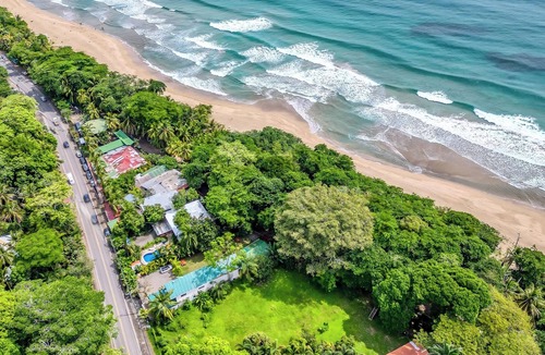Cahuita Apartment | Beachfront Studio - Direct Beach Access, AC & Fast WiFi