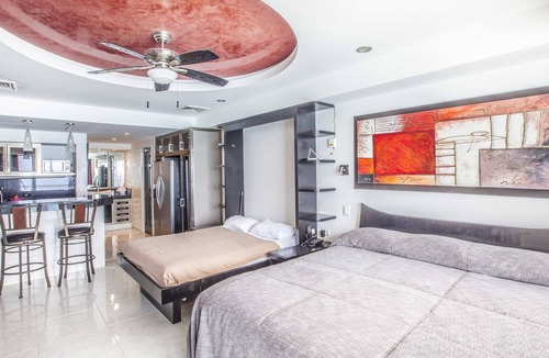 Zona Hotelera Apartment | Beachfront Studio in Cancun´s Heart. Breathless view!