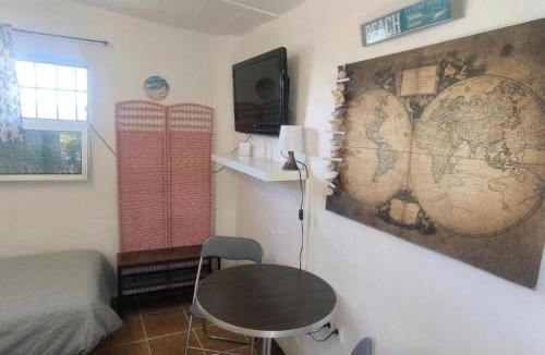 Algeciras Apartment | Beachfront Studio - Private Kitchen and Bath
