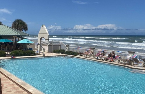 Ortona Park Apartment | Beachfront Studio - Sleeps 4