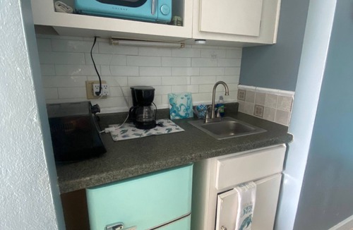 South Peninsula Historic District Apartment | Beachfront Studio in superb Daytona Beach, Walk to the beach while you enjoy.
