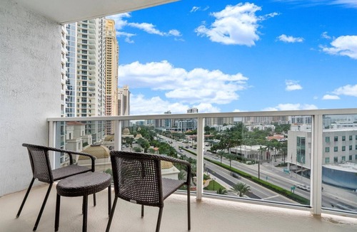 Sunny Isles Beach Apartment | Beachfront Suite: Resort Amenities Included
