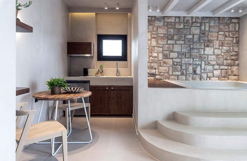 Almyros Villa | Beachfront Suite Access to the beach