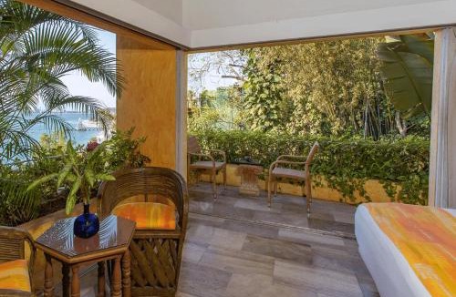 Amapas Villa | Beachfront Summer Estate