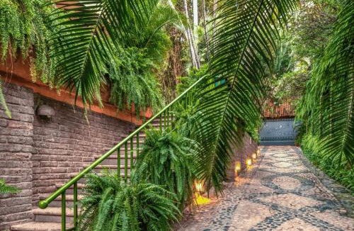 Amapas Villa | Beachfront Summer Estate