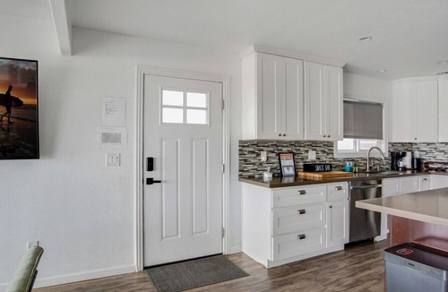 Sunset Beach Condo | Beachfront Sunset Beach, Ocean Views, Sleeps 10