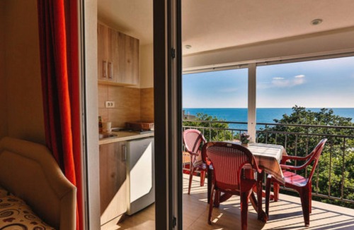 Sutomore Apartment | Beachfront Sunset Apartments Sutomore