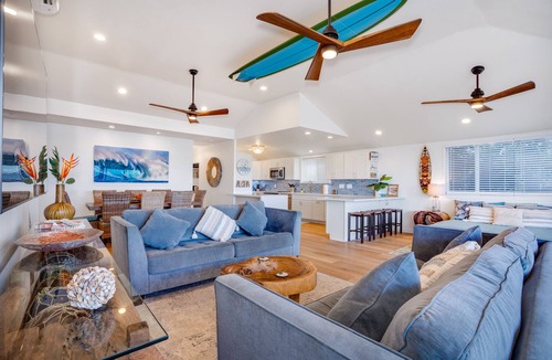 Waialee House | Beachfront | Sunsets | Spa | Surf Spot