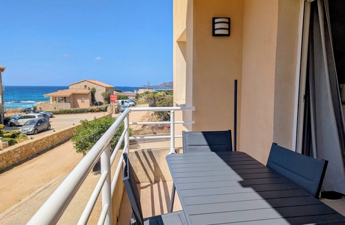 Tizzano Apartment | Beachfront T2 apartment