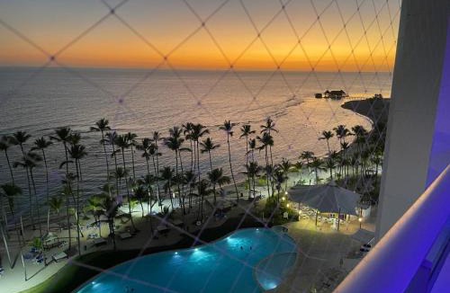 Villas Del Mar Apartment | Beachfront Three Bedroom apt with Jacuzzi