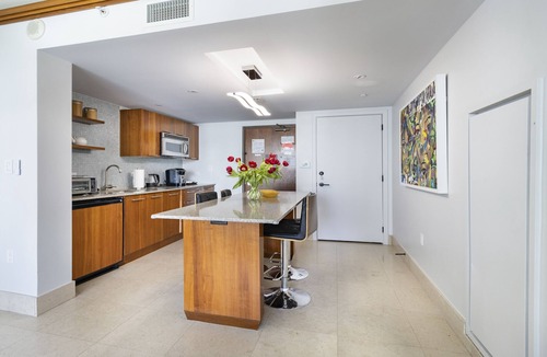 North Beach Condo | BEACHFRONT TOP 10 SPA RESORTS IN USA w/Michelin Star-TAMBOURINE ROOM