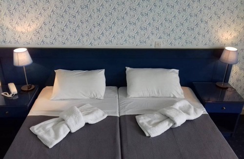 Agia Marina Hotel | Beachfront Triple Haven- Argo Seaside Stays