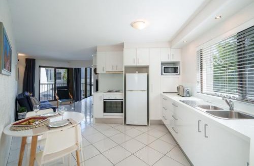 Maroochydore Apartment | Beachfront Unit 5 at Sea Chalets, Sixth Avenue