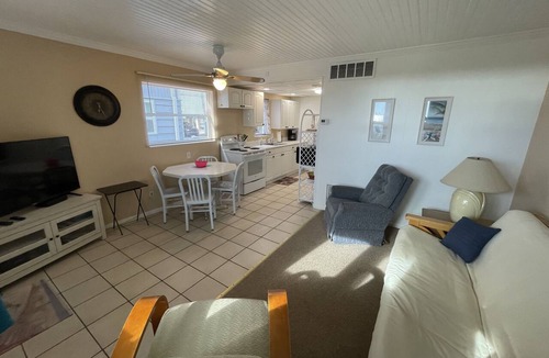 Englewood Apartment | Beachfront Unit-Ground Level-Walking Distance to all Bars and Restaurants