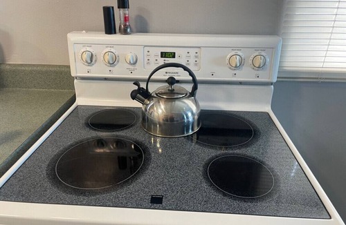 Englewood Apartment | Beachfront Unit-Upstairs-Walking Distance to all Bars and Restaurants