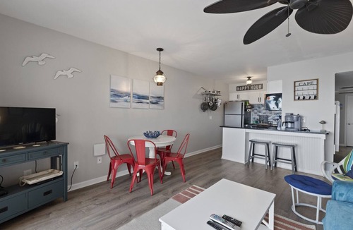 Sneads Ferry Condo | Beachfront, Updated, Topsail Dunes "Shining Sea"