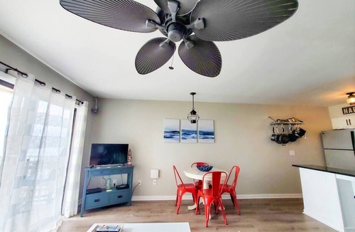 Sneads Ferry Condo | Beachfront, Updated, Topsail Dunes "Shining Sea"