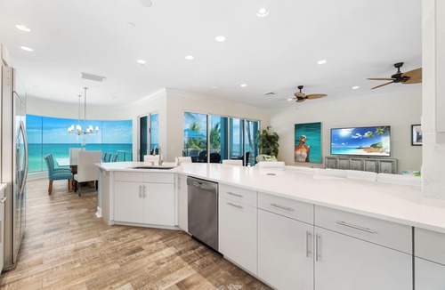 Bonita Springs House | Beachfront Vacation Home | Heated Pool | Panoramic Gulf Views