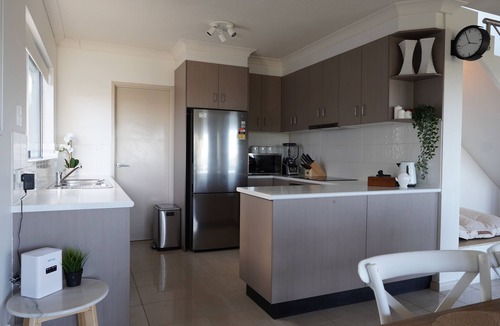 Blueys Beach House | Beachfront Views - Sleeps 6 comfortably + Pets welcomed!