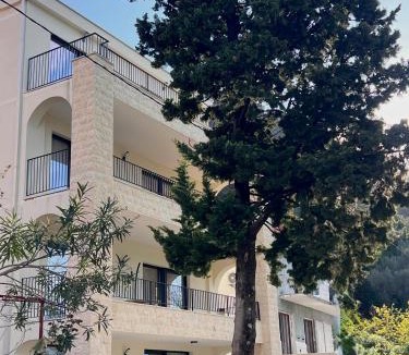 Donji Stoliv Apartment | Beachfront Vila Trinity, private beach included