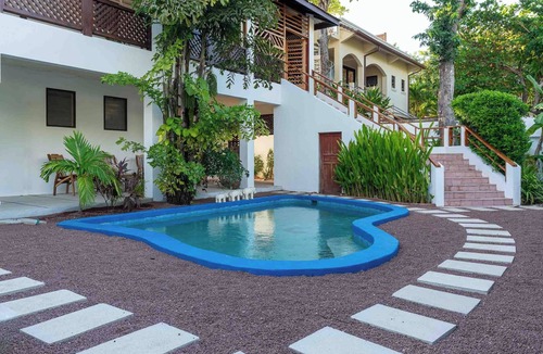 Santa Barbara House | Beachfront villa 5 BR/4 BA, private pool, free parking, seconds from the beach