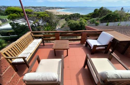 Jeffreys Bay Villa | Beachfront VILLA AFRICAN QUEEN