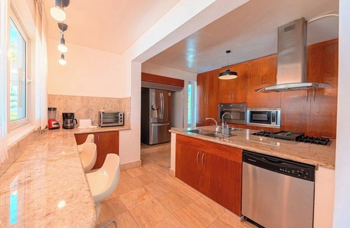 Playa Chiquita Villa | Beachfront villa, amazing sea views, FULLY LOADED!