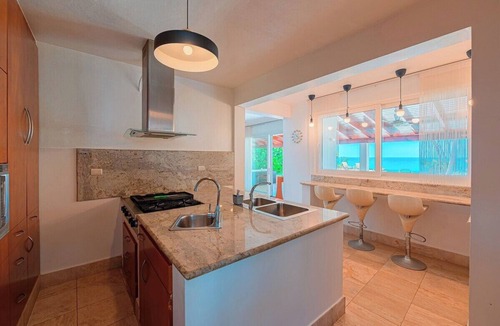 La Esplanada Villa | Beachfront villa, amazing sea views, FULLY LOADED!