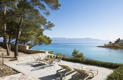 Sutivan Villa | Beachfront Villa Brac Enigma with Pool
