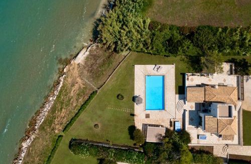 Sidari Villa | Beachfront Villa Dionysos - With private beach