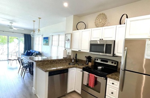 Marathon Villa | Beachfront Villa - Duck Key