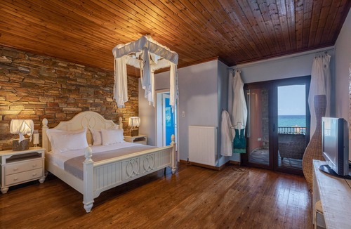 Nei Pori Villa | Beachfront " Villa Efharis "